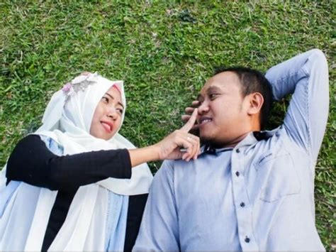 Suami Istri Indonesia Porn Videos .